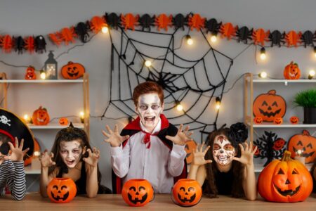 crianças fantasiadas para o halloween