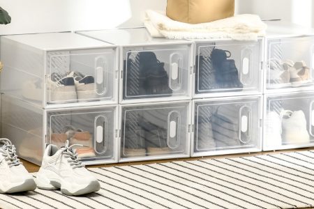 armário modular transparente com sapatos